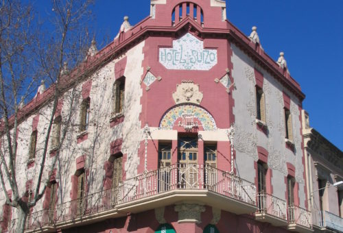 Hotel Suís_Sabadell Façana d'estil modernista de l'antic Hotel Suís de Sabadell.
