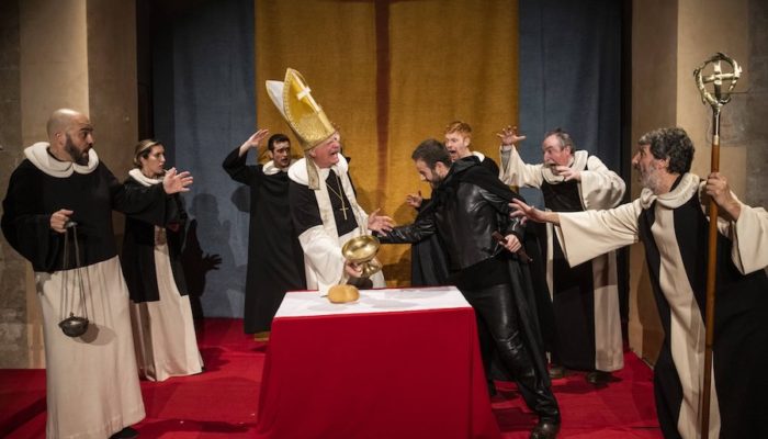 Pedra i Sang Sant Cugat del Vallès Representació de Pedra i Sang a la sala capitular del Monestir (Foto: Ajuntament de Sant Cugat del Vallès / Laia Puig)