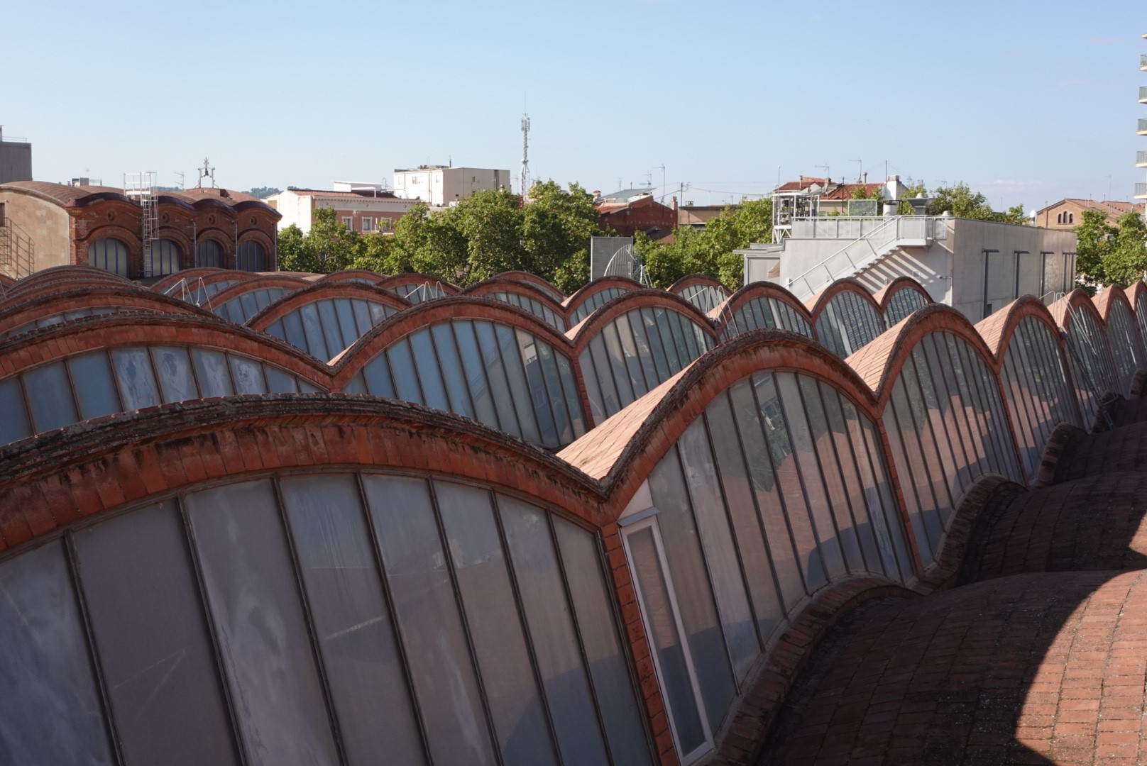 Detall de les voltes de la teulada del Museu Nacional de la Ciència i la Tècnica de Catalunya (MNACTEC) al Vapor Aymerich, Amat i Jover de Terrassa, símbol del patrimoni industrial